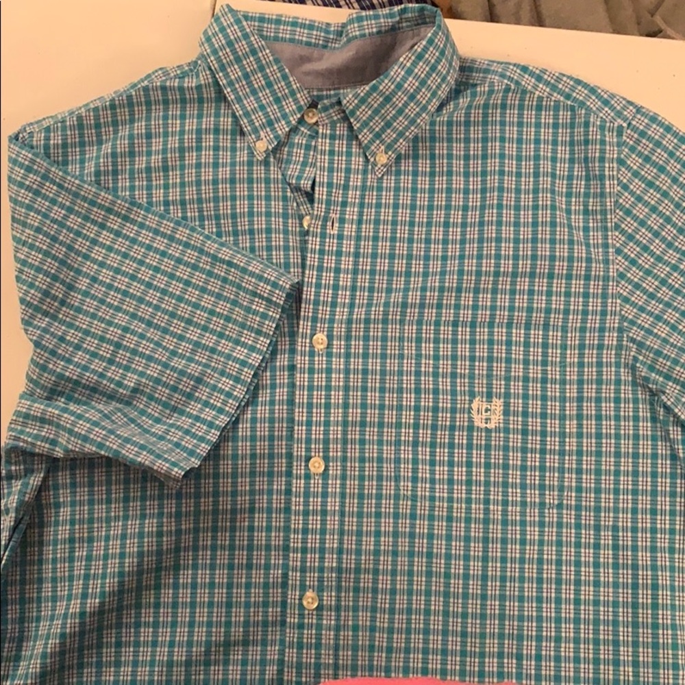 Short sleeve button up